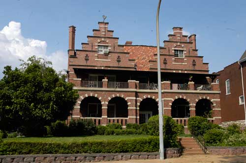 Example-of-homes-in-Carondelet-Neighborhood