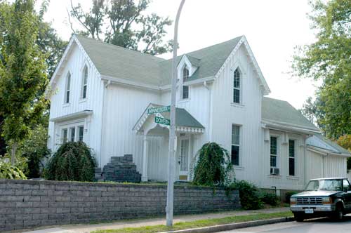 Example-of-homes-in-Carondelet-Neighborhood