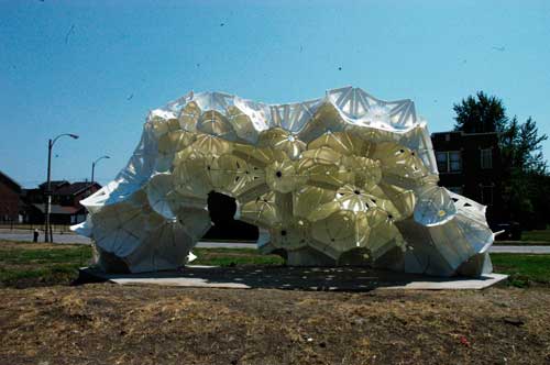 Plastic(k)-sculpture-in-Botanical-Heights