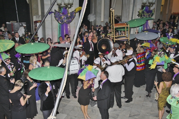 Overview of the start of festivities in the Rotunda