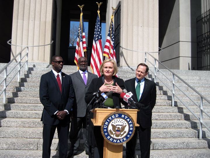 03_Senator_speaking